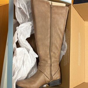 Life Stride Tan Heeled Boots
